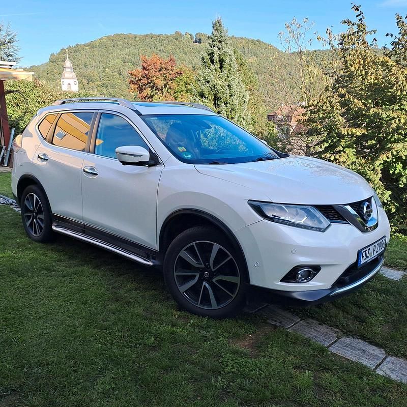 Weiß Gebraucht 2016 Nissan X-Trail 360º SUV | 13.900 € (Etwas zu teuer) - Bild 1/4