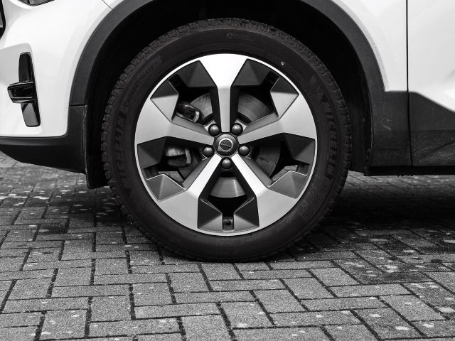 Gebraucht Volvo XC40 Plus 163 PS (119 kW) 2023 Weiss SUV
