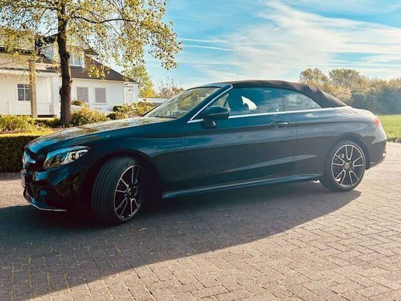 Schwarz Gebraucht 2019 Mercedes C300 AMG line Cabrio | 31.999 € (Fairer Preis) - Bild 1/4