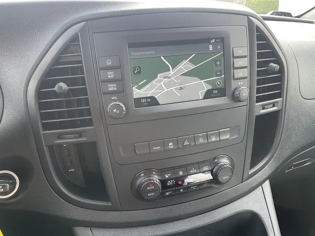 Gebraucht Mercedes Vito 190 PS (139 kW) 2021 Silber Van