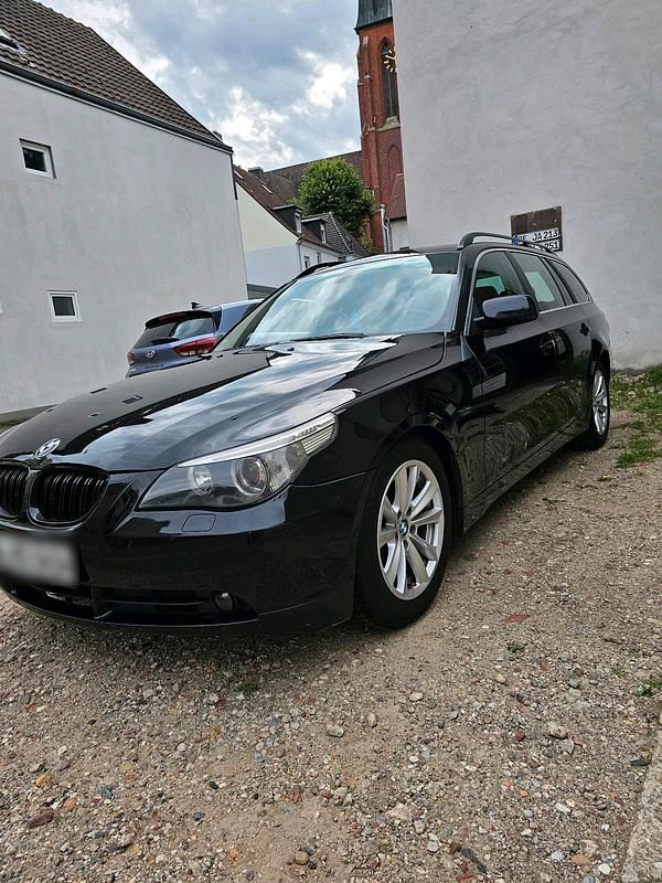 Gebraucht BMW 525 177 PS (130 kW) 2006 Schwarz Kombi