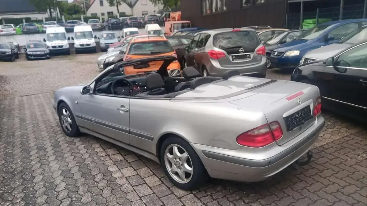 Gebraucht Mercedes CLK200 192 PS (141 kW) 1999 Silber Cabrio