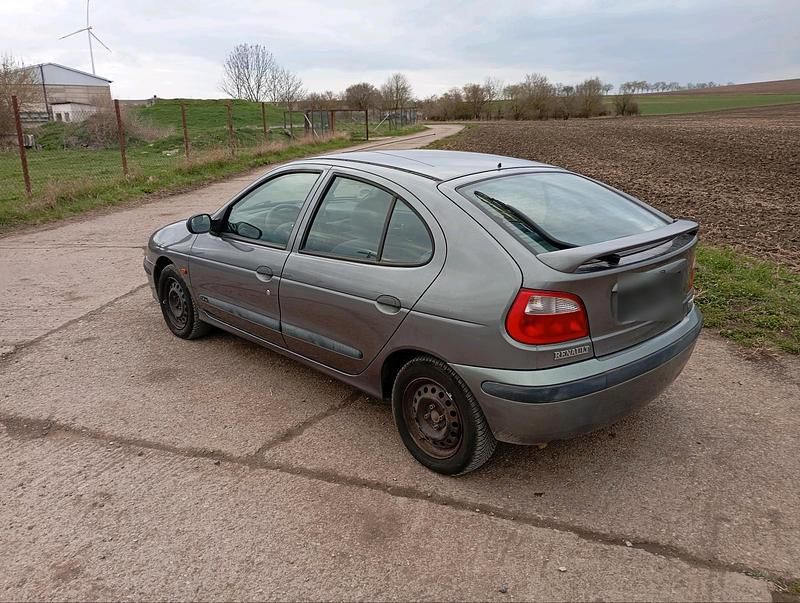 Gebraucht Renault Mégane II 75 PS (55 kW) 2002 Grau Limousine