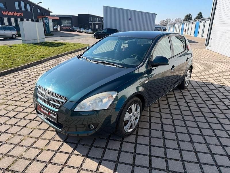 Gebraucht Kia Ceed 143 PS (105 kW) 2007 Grün Kleinwagen