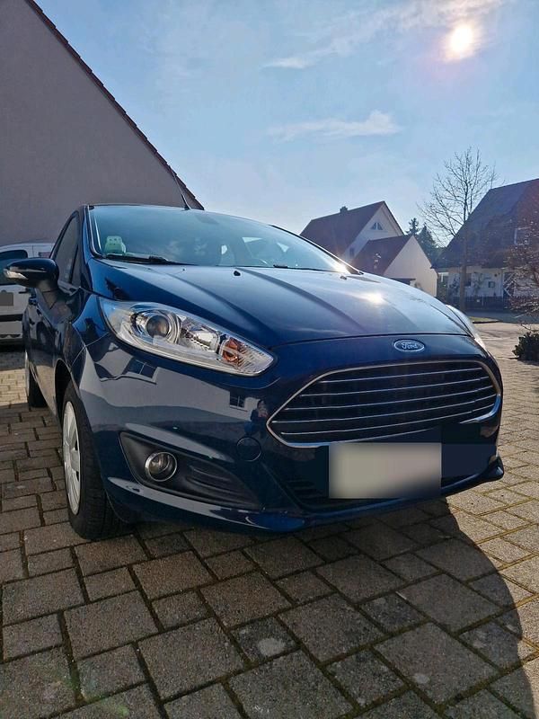 Gebraucht Ford Fiesta 95 PS (69 kW) 2016 Blau Kleinwagen