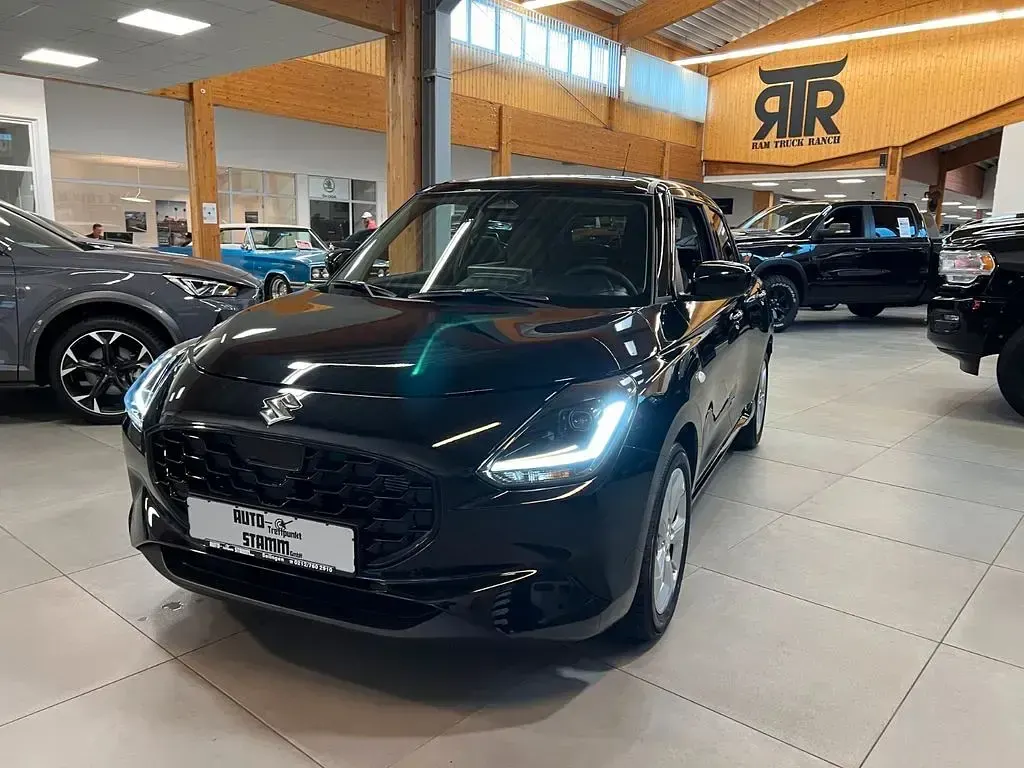 Gebraucht Suzuki Swift Comfort 83 PS (61 kW) 2024 Super black pearl Kleinwagen