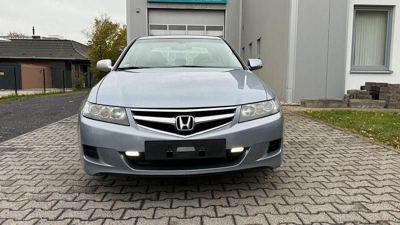 Grau Gebraucht 2007 Honda Accord Executive Limousine | 2.300 € (Guter Preis) - Bild 1/4