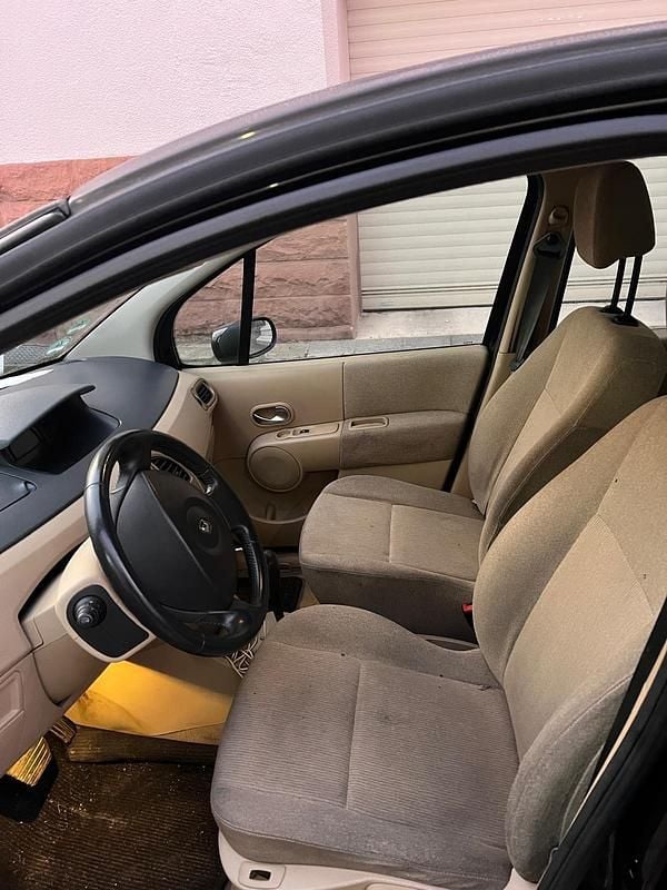 Gebraucht Renault Modus Initiale 111 PS (81 kW) 2005 Schwarz Van / Kleinbus