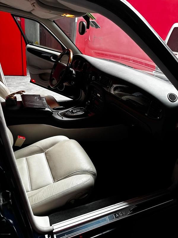 Gebraucht Jaguar XJ8 237 PS (174 kW) 1998 Blau Limousine