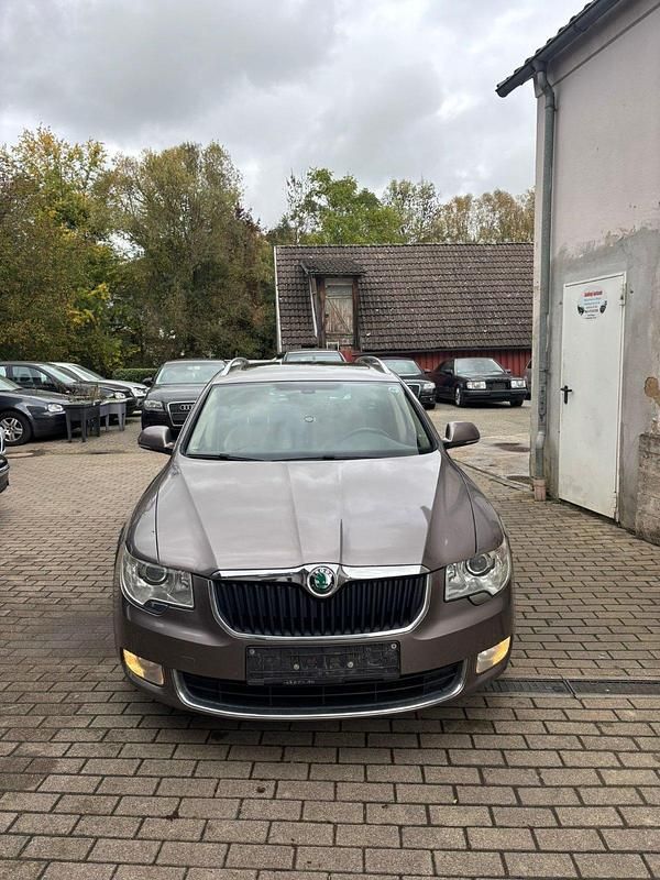 Gebraucht Skoda Superb 260 PS (191 kW) 2011 Violet Kombi