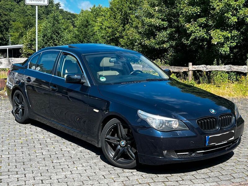 Blau Gebraucht 2007 BMW 530 Sport Line Limousine | 6.950 € (Fairer Preis) - Bild 1/4