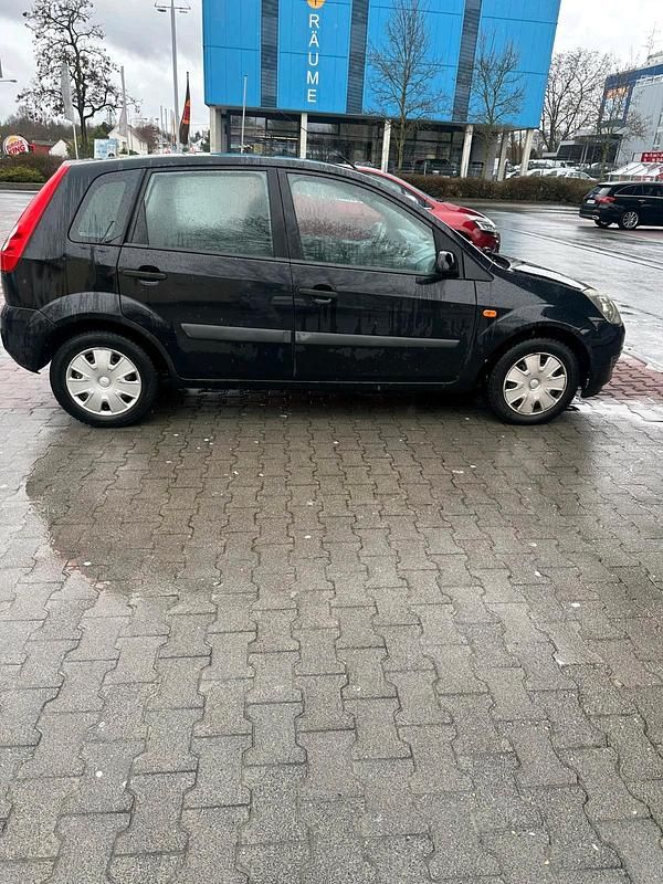 Gebraucht Ford Fiesta 70 PS (51 kW) 2007 Schwarz Kleinwagen