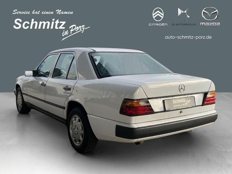 Gebraucht Mercedes 200 72 PS (52 kW) 1986 Arcticweiss Limousine