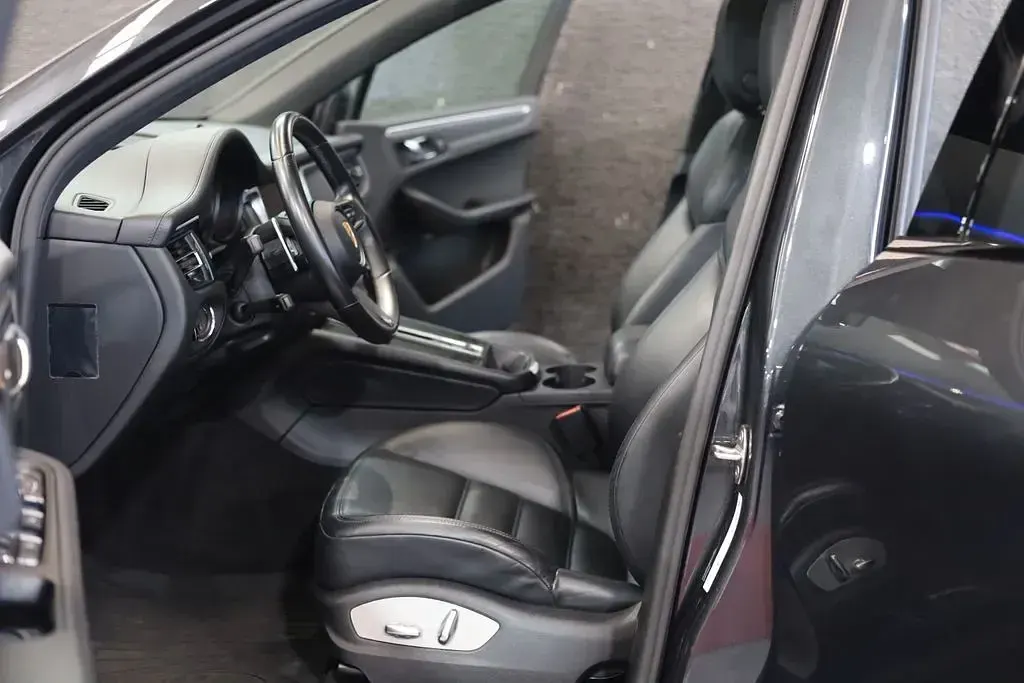 Gebraucht Porsche Macan 265 PS (194 kW) 2023 Grau SUV