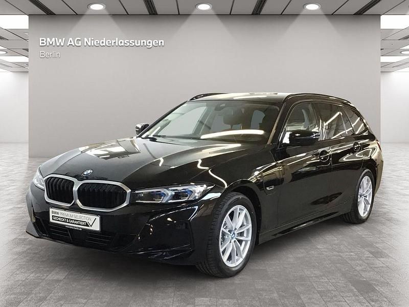 Schwarz Gebraucht 2022 BMW 330e Kombi | 34.900 € (Fairer Preis) - Bild 1/4