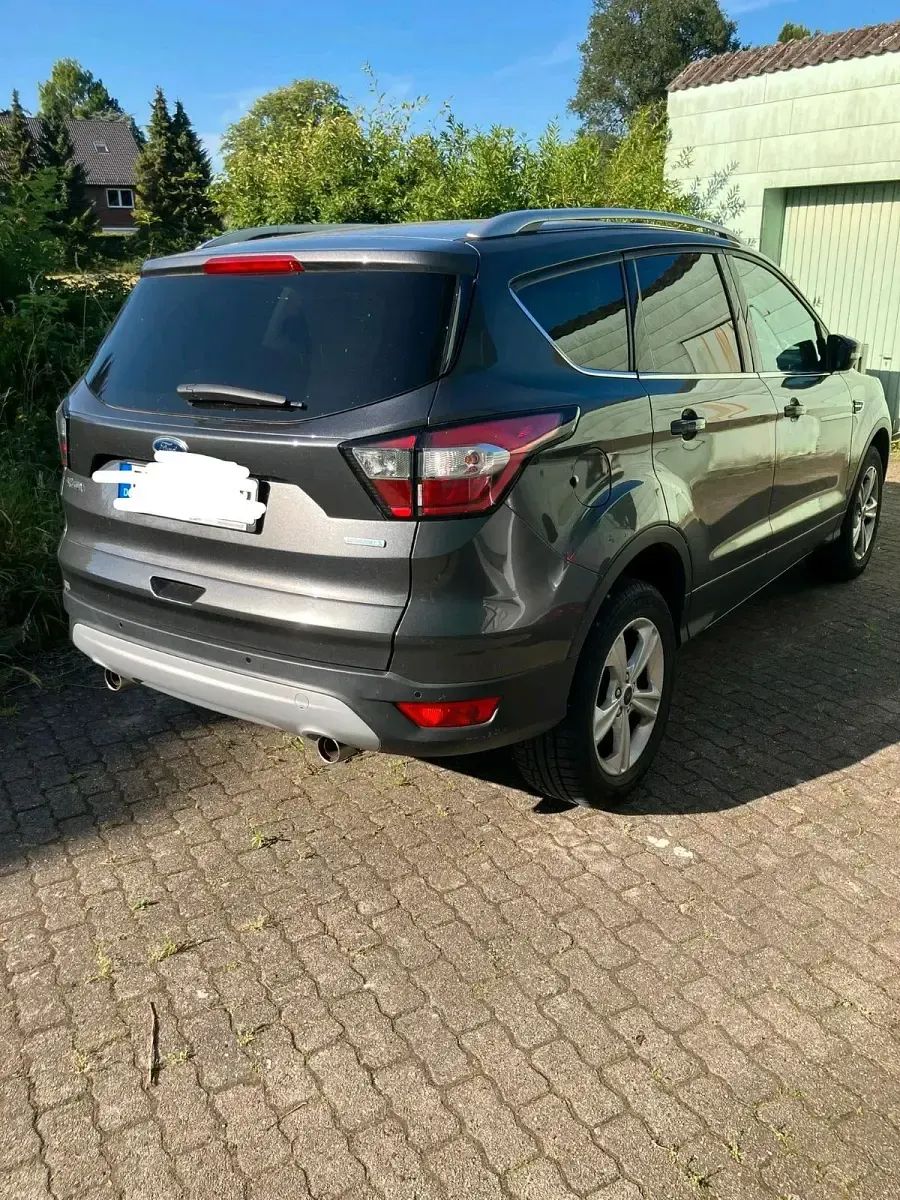 Gebraucht Ford Kuga 120 PS (88 kW) 2018 Grau SUV