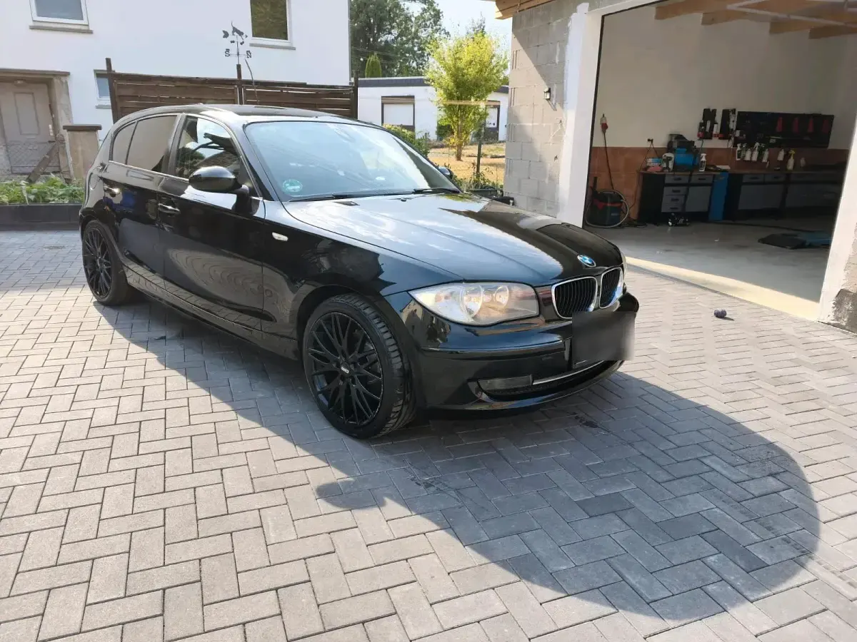 Gebraucht BMW 118 143 PS (105 kW) 2008 Schwarz Kleinwagen