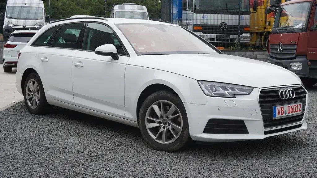 Gebraucht Audi A4 190 PS (139 kW) 2019 Weiß Kombi