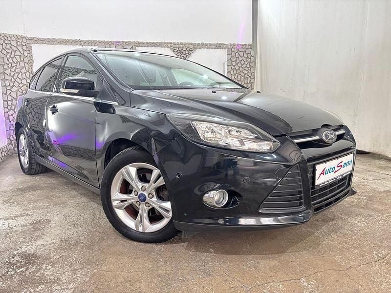 Schwarz Gebraucht 2012 Ford Focus Limousine | 5.871 € (Guter Preis) - Bild 1/4
