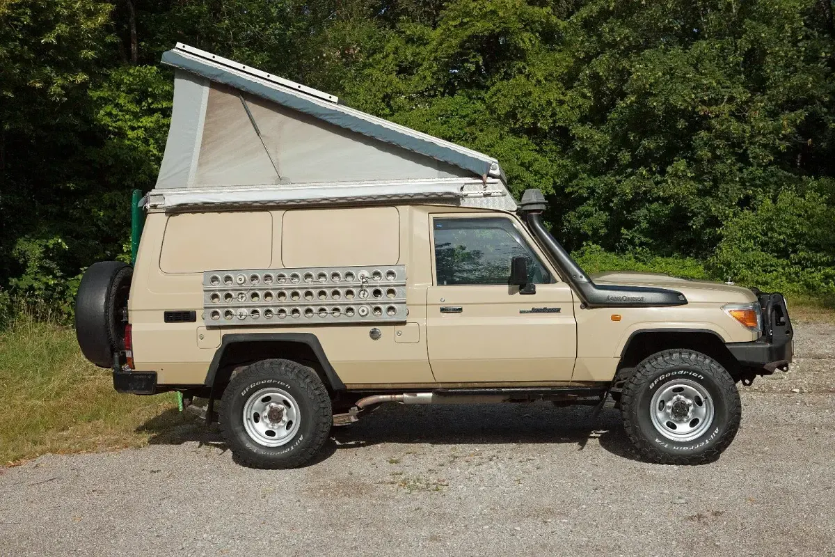 Gebraucht Toyota Land Cruiser 200 PS (147 kW) 2011 Beige SUV