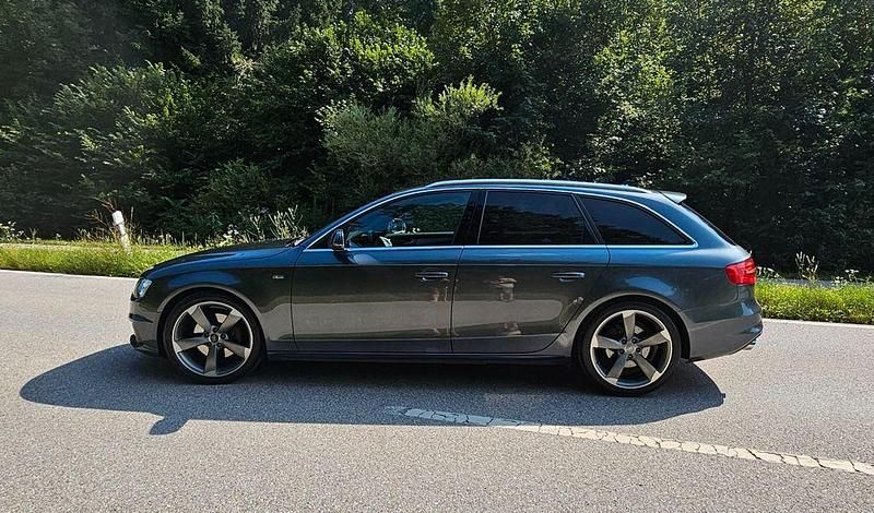Grau Gebraucht 2015 Audi A4 S-Line Kombi | 26.700 € - Bild 1/4