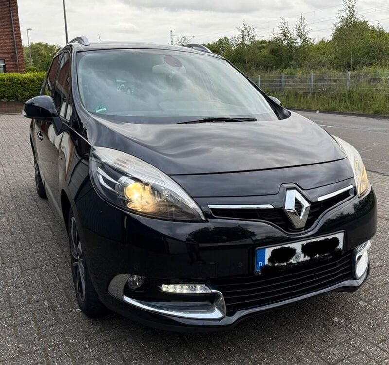 Schwarz Gebraucht 2015 Renault Scénic III Bose Edition Van / Kleinbus | 5.500 € (Superpreis) - Bild 1/4