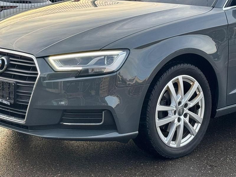 Gebraucht Audi A3 Comfort 150 PS (110 kW) 2017 Grau Limousine