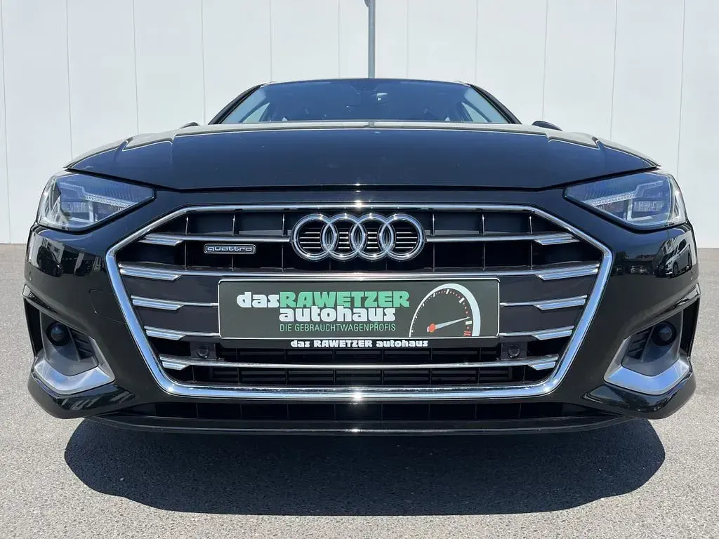Gebraucht Audi A4 Advanced 204 PS (150 kW) 2023 Mythosschwarz Kombi