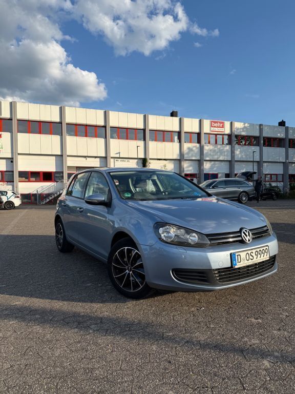 Blau Gebraucht 2010 VW Golf VI Comfortline Limousine | 4.490 € (Fairer Preis) - Bild 1/4