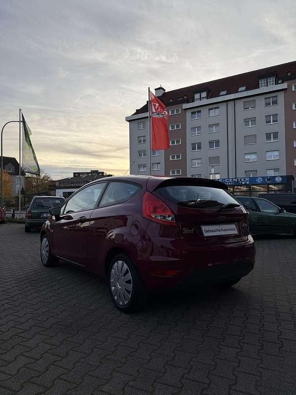 Gebraucht Ford Fiesta Trend 82 PS (60 kW) 2010 Violett Kleinwagen