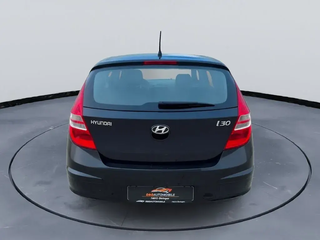 Gebraucht Hyundai i30 Edition+ 109 PS (80 kW) 2010 Schwarz Limousine