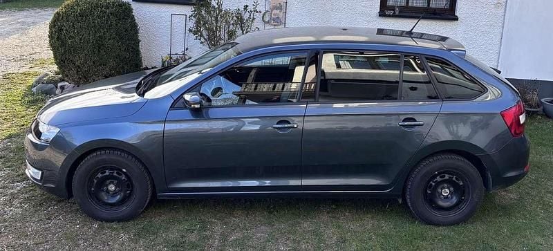 Gebraucht Skoda Rapid Ambition 90 PS (66 kW) 2017 Grau Kleinwagen