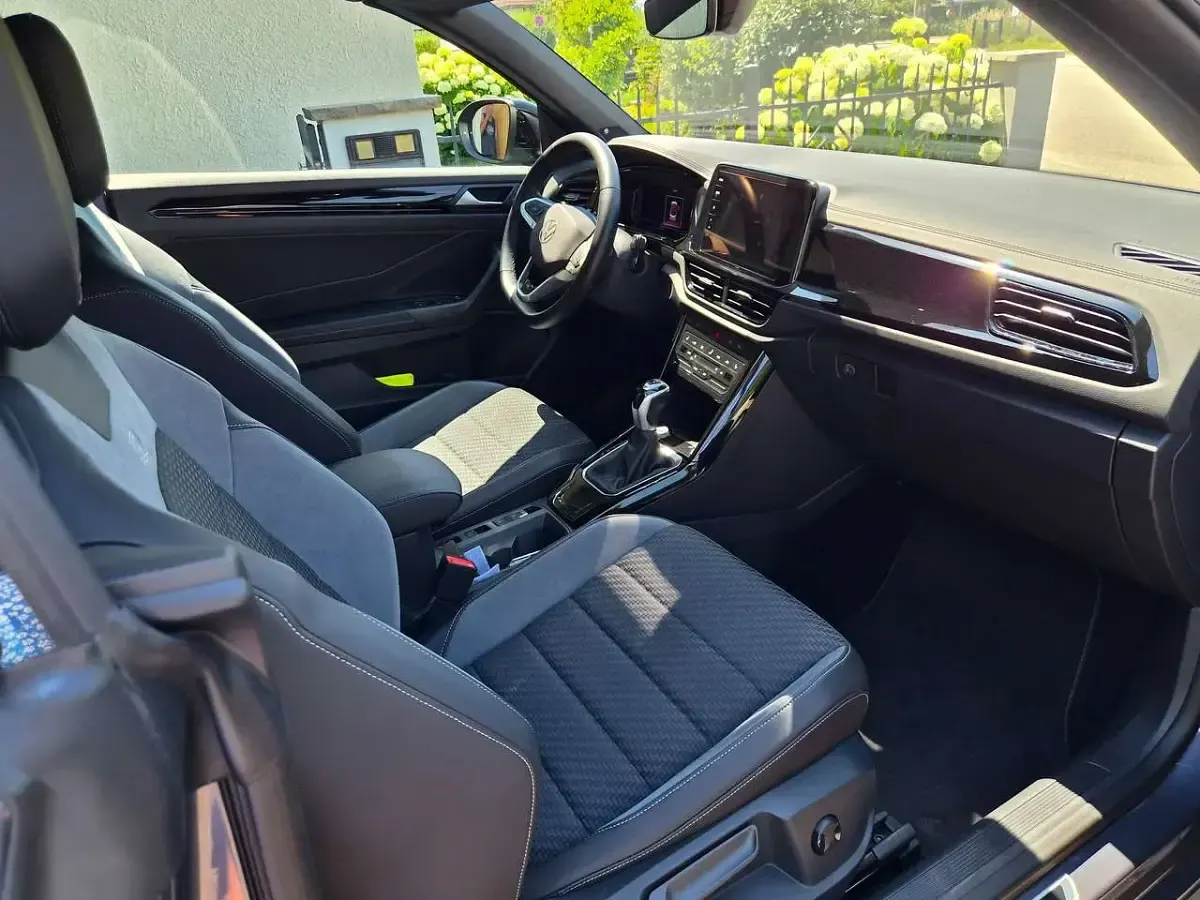 Gebraucht VW T-Roc Cabriolet R-line Edition 150 PS (110 kW) 2024 Grau Cabrio