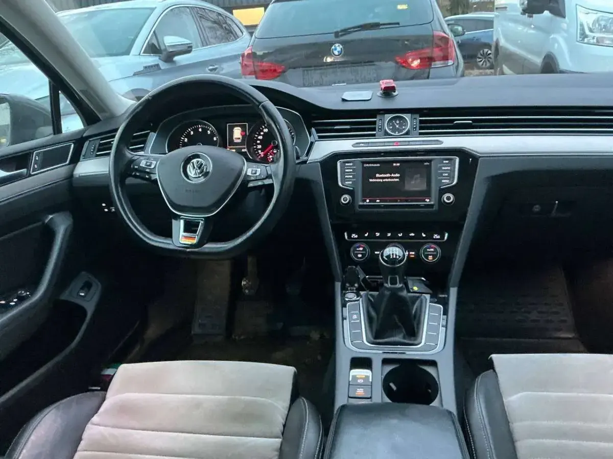 Gebraucht VW Passat Highline 150 PS (110 kW) 2015 Blau Kombi