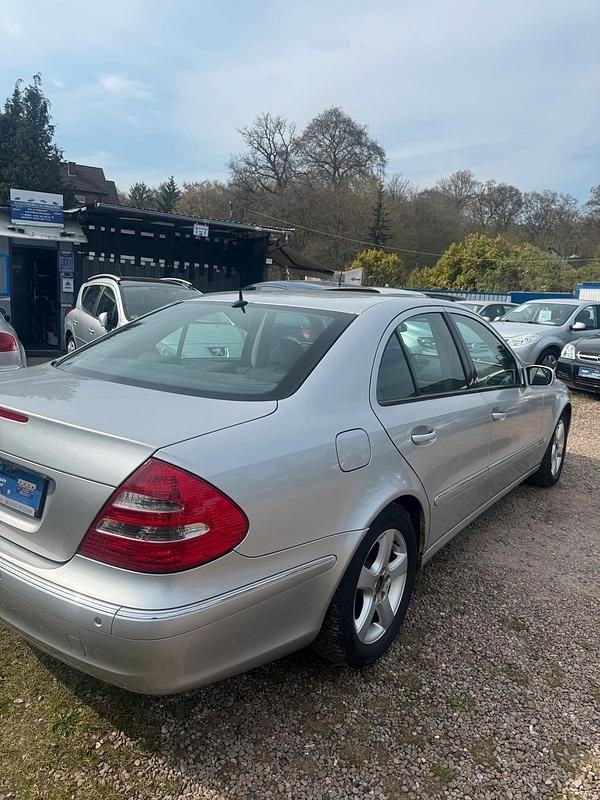 Gebraucht Mercedes E270 Elegance 177 PS (130 kW) 2002 Silber Limousine