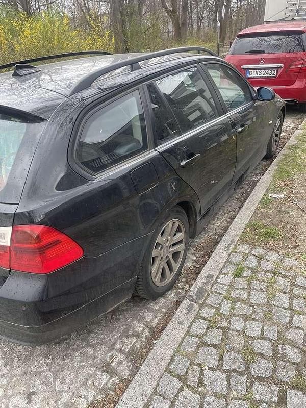 Gebraucht BMW 320 150 PS (110 kW) 2006 Schwarz Kombi