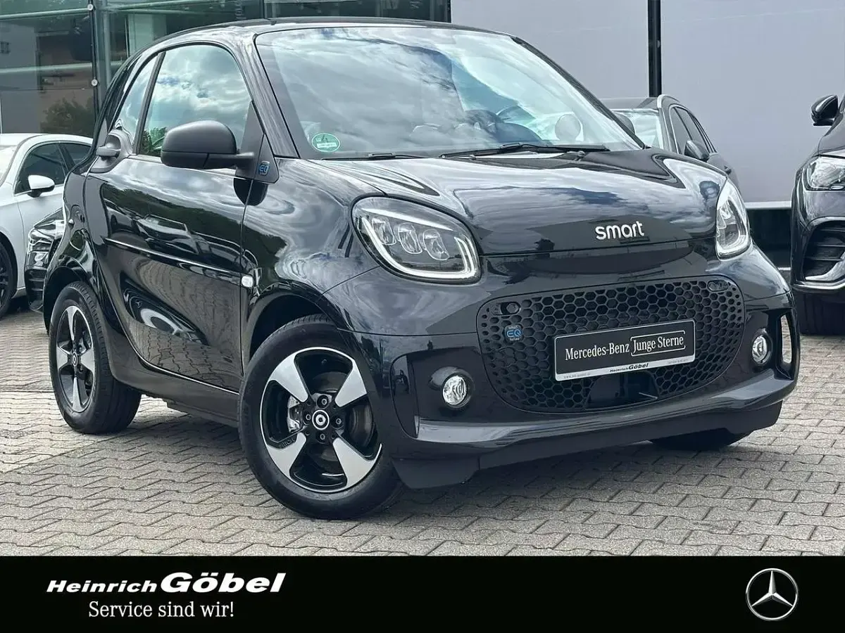 Gebraucht Smart ForTwo Electric Drive Passion 60 kW (82 PS) 2024 Bodypanels in black Coupé