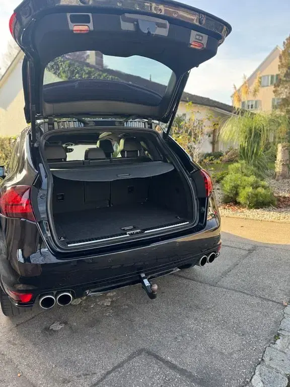 Gebraucht Porsche Cayenne Turbo 500 PS (367 kW) 2012 Schwarz SUV