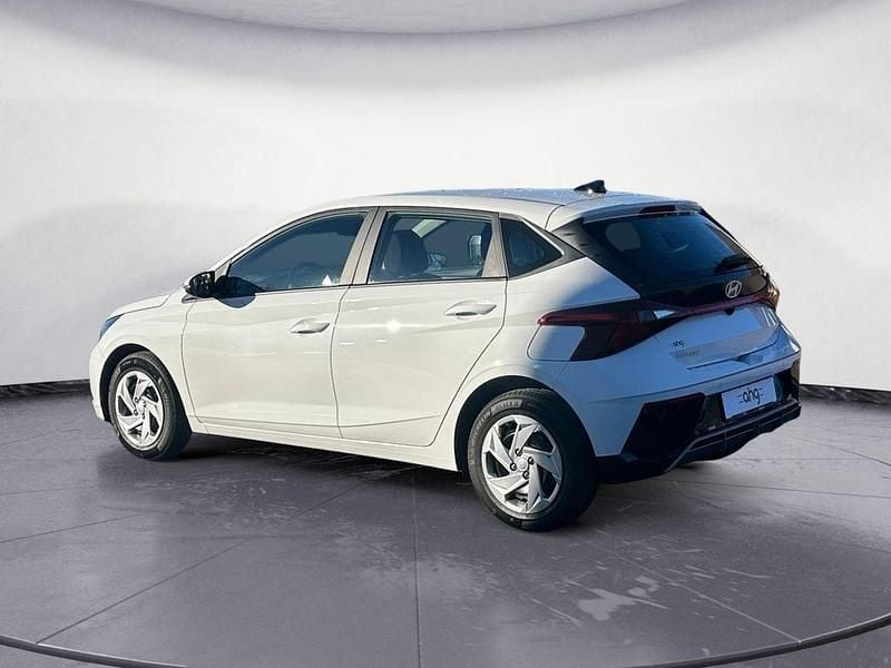 Gebraucht Hyundai i20 Select 101 PS (74 kW) 2025 Atlas white Kleinwagen