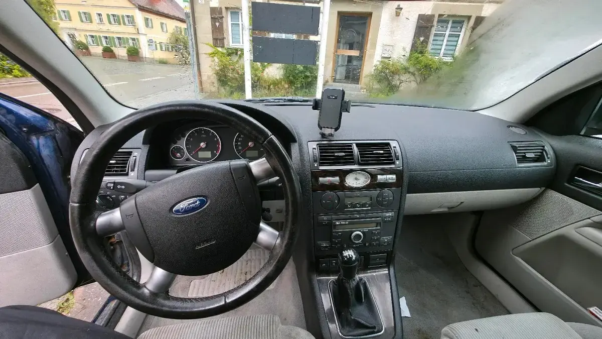 Używany Ford Mondeo 131 KM (96 kW) 2003 Niebieski Sedan/Limuzyna