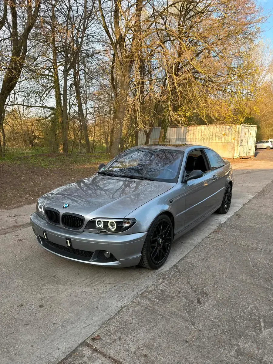 Gebraucht BMW 320 150 PS (110 kW) 2005 Grau Coupé