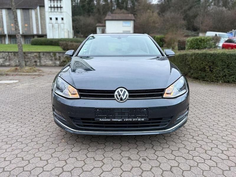 Grau Gebraucht 2016 VW Golf Allstar Limousine | 8.900 € (Fairer Preis) - Bild 1/4