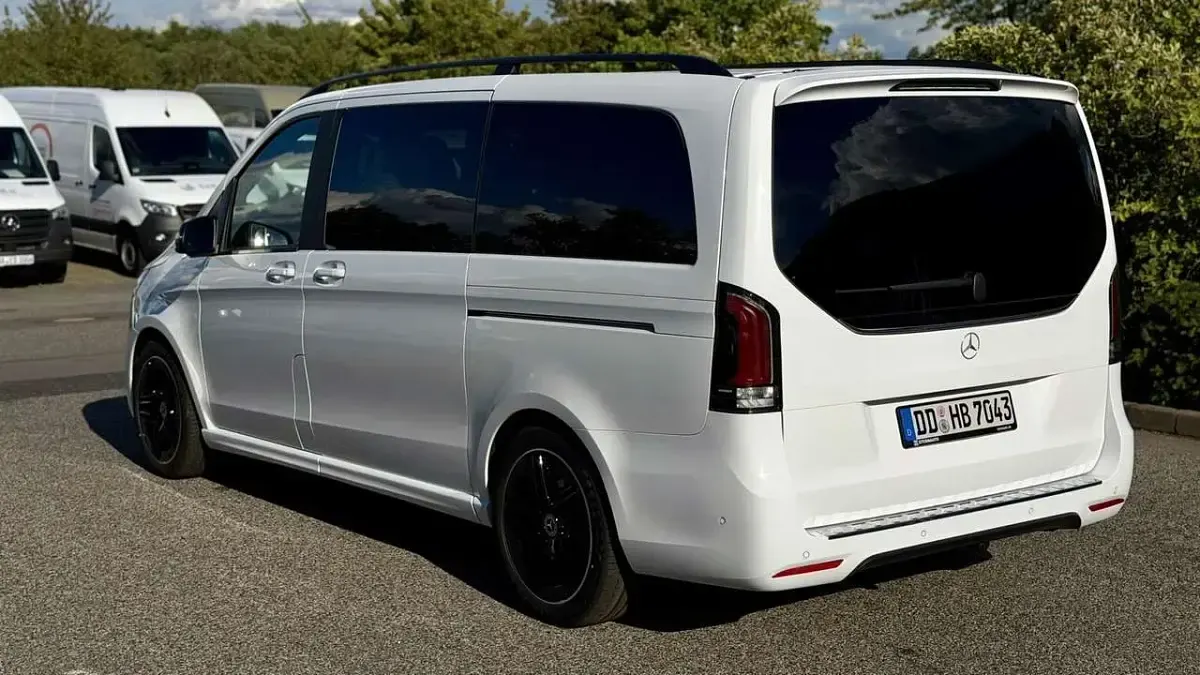 Gebraucht Mercedes V250 Style 190 PS (139 kW) 2026 Bergkristallweiß Van / Kleinbus