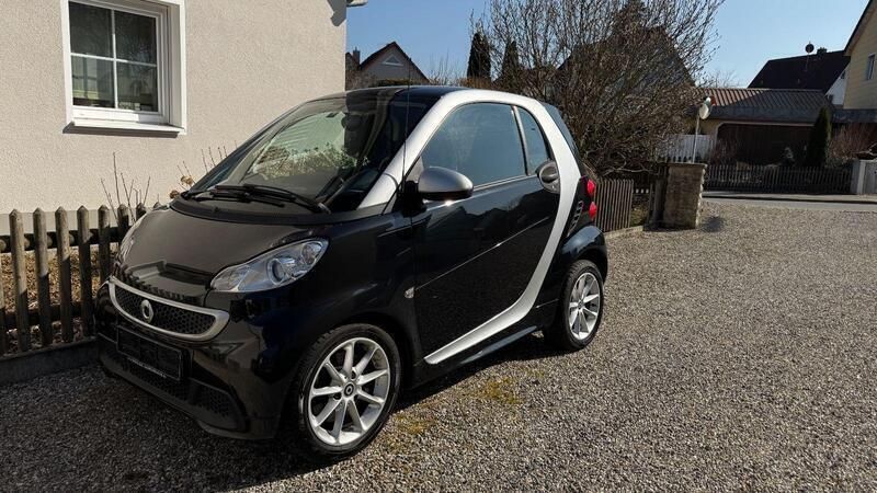 Schwarz Gebraucht 2013 Smart ForTwo Coupé Passion Kleinwagen | 4.199 € (Guter Preis) - Bild 1/4