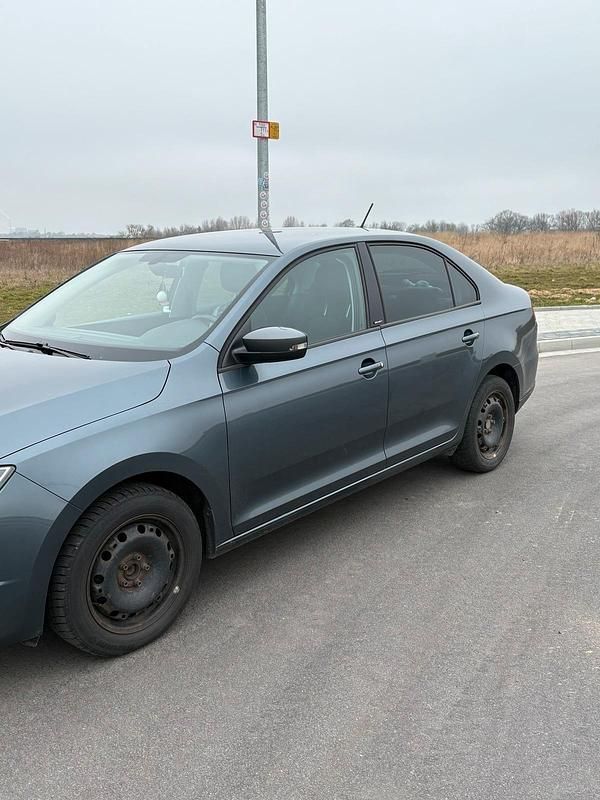 Gebraucht Seat Toledo CONNECT 90 PS (66 kW) 2016 Andere farben Kleinwagen