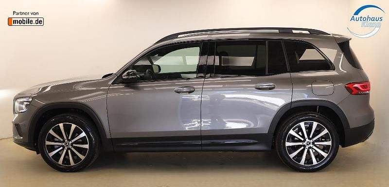 Gebraucht Mercedes GLB200 Night 163 PS (119 kW) 2022 Grau SUV