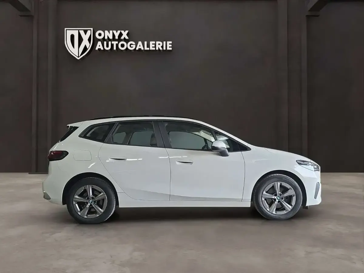 Używany BMW 218 150 KM (110 kW) 2022 Biały Minivan