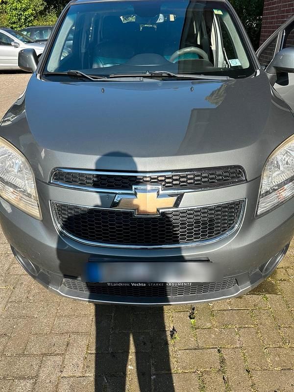 Silber Gebraucht 2011 Chevrolet Orlando Van / Kleinbus | 5.700 € (Fairer Preis) - Bild 1/4