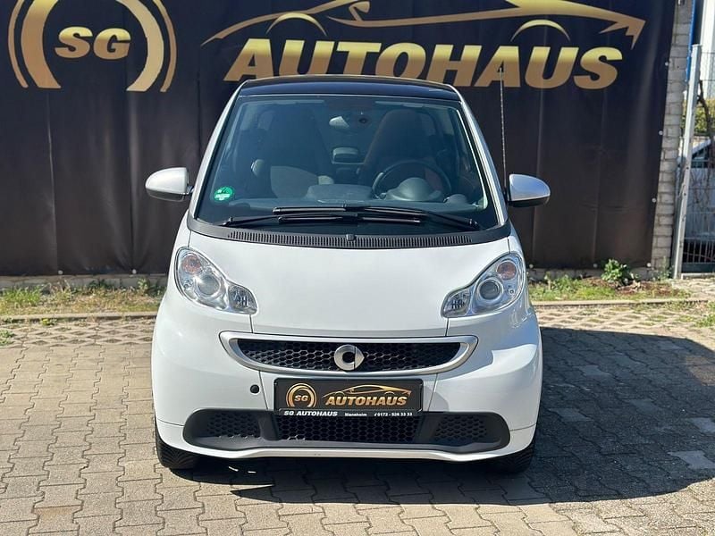 Gebraucht Smart ForTwo Coupé Basis 84 PS (61 kW) 2012 Tridionsicherheitszelle silbe Kleinwagen