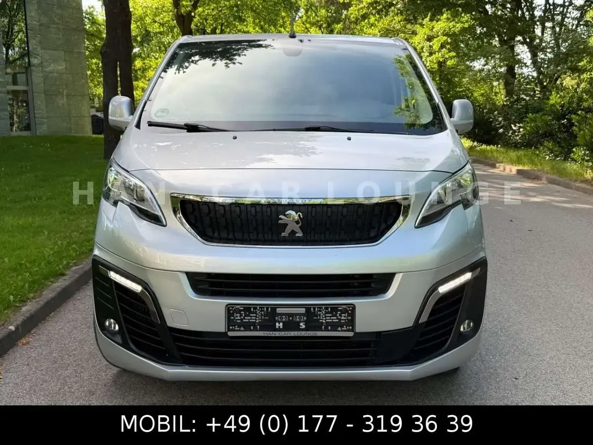 Gebraucht Peugeot Expert Premium 122 PS (89 kW) 2018 Silber Van